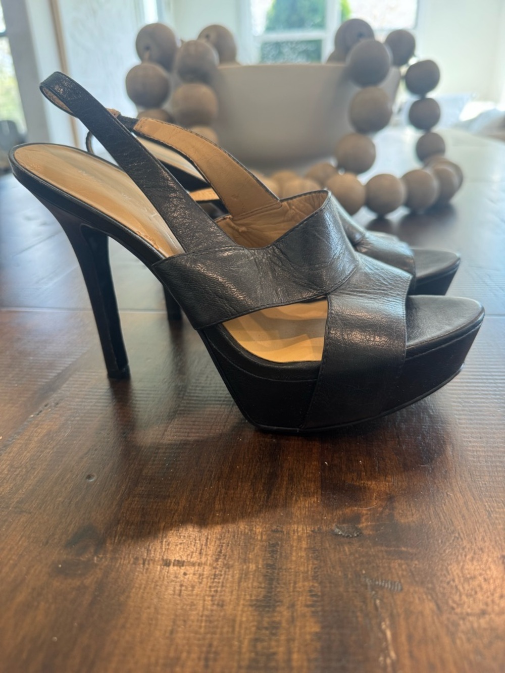 Like new! Nine West Black real Leather Platform Slingback Pumps~Size 7 🖤